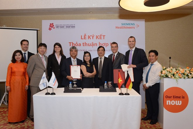 Siemens Healthcare Việt Nam và VijaMetech JSC ký kết hợp tác trong lĩnh vực y tế
