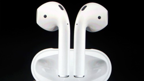 Tai nghe AirPods của Apple sản xuất tại Trung Quốc. Ảnh: Apple.