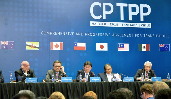 Bộ trưởng các nước thành viên CPTPP trả lời câu hỏi trong cuộc họp báo Santiago vào tháng 3/2018. Ảnh: Kyodo.