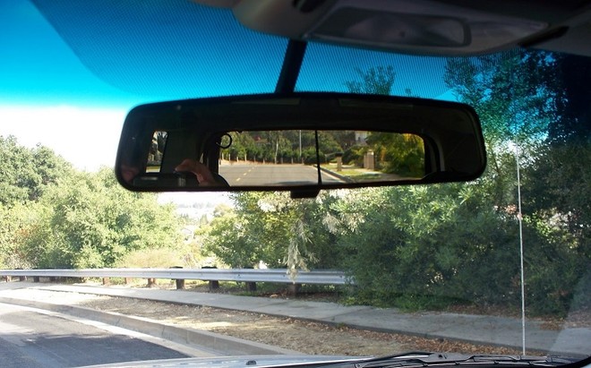 Cách điều chỉnh gương chiếu hậu ôtô tránh điểm mù cho lái mới