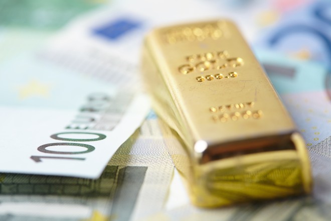 Giá vàng hôm nay ngày 16/4: Vàng SJC giảm 30.000 đồng/lượng