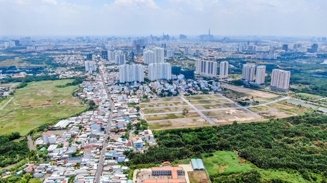 Hạ tầng giao thông thông suốt đang mở lối cho khu vực phía Nam Sài Gòn phát triển các khu đô thị vệ tinh hiện đại và sôi động.