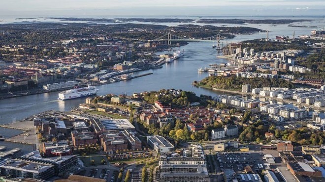 Chỉ số GDS (Global Destination Sustainability) – đã xếp Gothenburg là thành phố có chỉ số bền vững cao nhất thế giới (xếp ngay trên người hàng xóm Copenhagen) từ năm 2016 đến nay. Trên thực tế, điểm số của nó vượt xa mọi cái tên khác trong danh sách, cao hơn thành phố xếp thứ 10 là Brussels 22%. Và nó được CNN công nhận là thành phố xanh nhất thế giới. Ảnh: Mark Johanson/CNN.