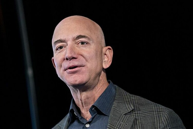 Ông chủ Amazon Jeff Bezos hiện là người giàu nhất thế giới. Ảnh: Bloomberg.