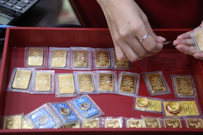 Giá vàng hôm nay ngày 16/8: Tuần qua, giá vàng trong nước giảm hơn 4 triệu đồng/lượng