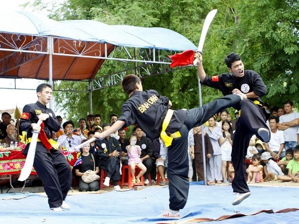 Biểu diễn võ thuật cổ truyền Bình Định.