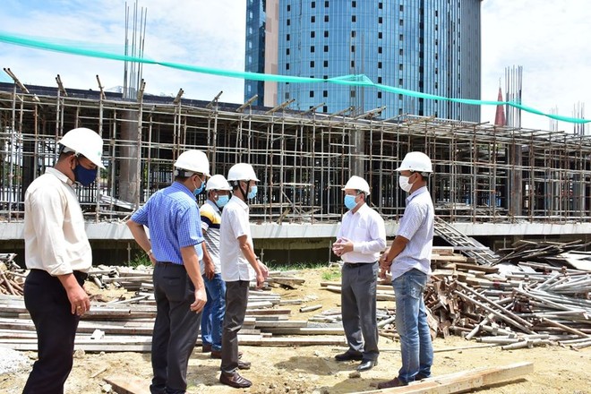 Chủ tịch UBND tỉnh Thừa Thiên Huế Phan Ngọc Thọ kiểm tra tiến độ dự án trung tâm Thương mại – Khách sạn Nguyễn Kim.
