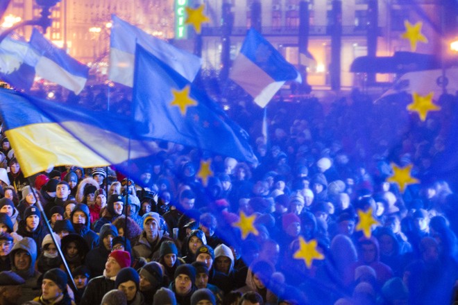 Ukraine nhận được gói cứu trợ 1,8 tỷ euro từ EU
