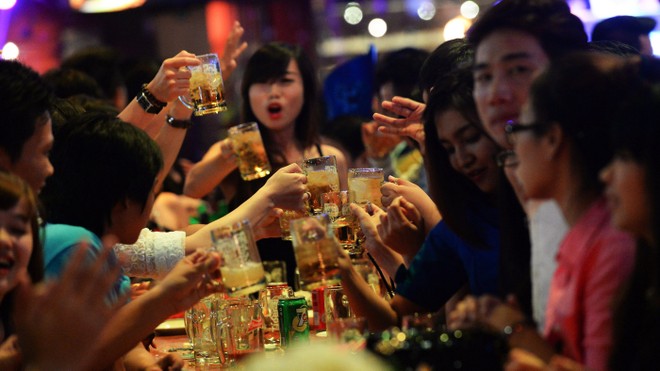 Lượng bia bán ra tại Việt Nam có tốc độ tăng trưởng nhanh ít nhất là gấp đôi tốc độ tăng của GDP trong 5 năm qua, theo Euromonitor International.