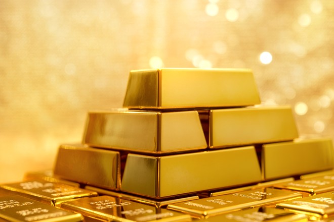 Giá vàng ngày 15/12: Dầu thô và USD hiệp lực nhấn chìm giá vàng
