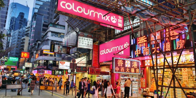 Doanh thu bán lẻ tại Hồng Kông giảm mạnh nhất trong 17 năm