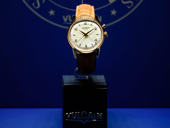 Món quà tặng Tổng thống Mỹ từ nhà sản xuất đồng hồ Thụy Sỹ