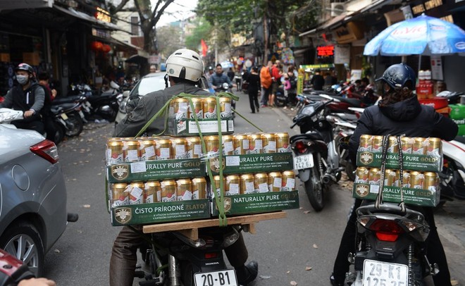 Bloomberg: Các nhà sản xuất bia không thể rời mắt khỏi Việt Nam