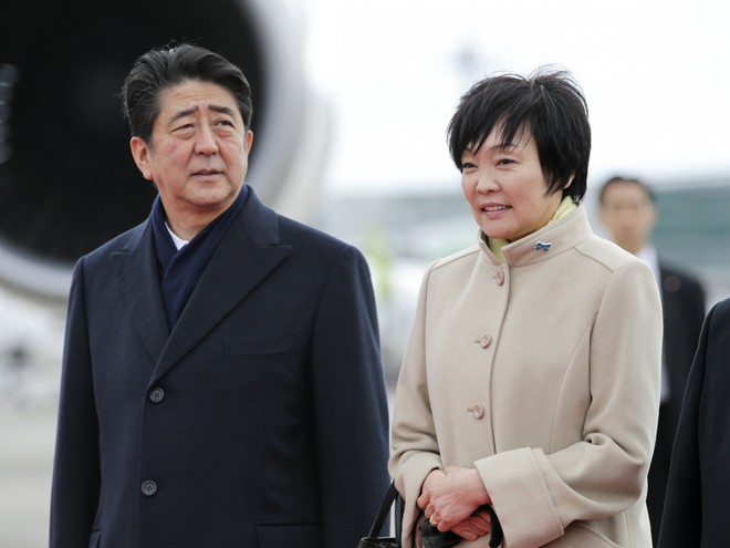 Thủ tướng Nhật Bản Shinzo Abe và vợ