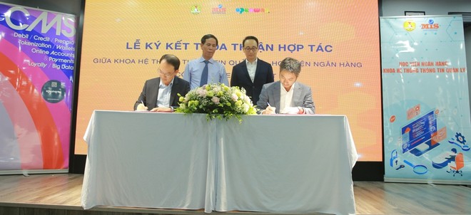 OpenWay Việt Nam ký kết thỏa thuận hợp tác với Học viện Ngân hàng 