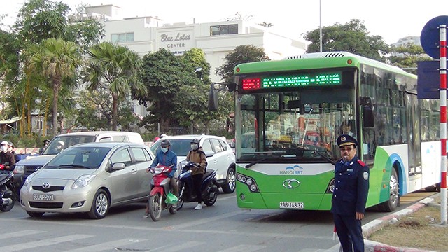 Dự án xe buýt nhanh (BRT) cũng đã bị báo chí đặt nghi vấn về có sai phạm trong quá trình đấu thầu