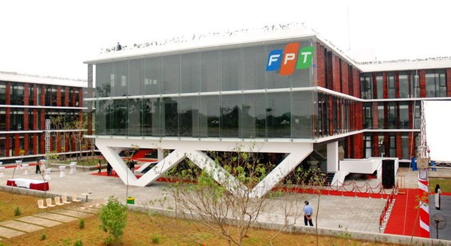 Quỹ ngoại sang tay hơn 240 tỷ đồng cổ phiếu FPT