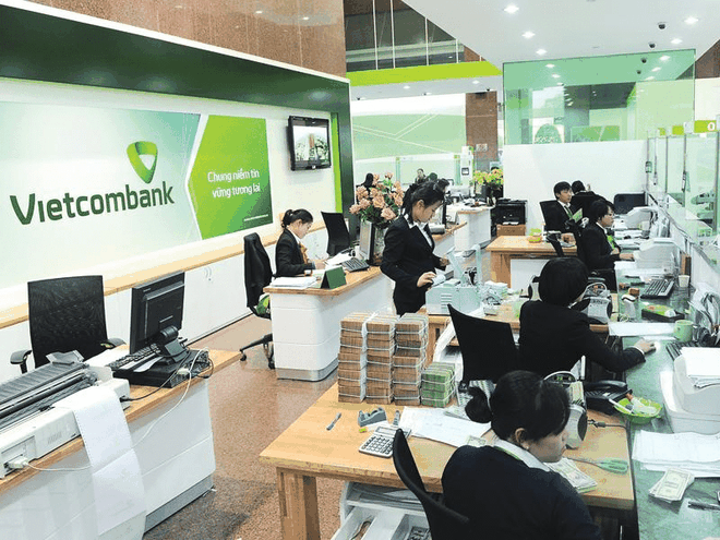 Vietcombank (VCB): 9 tháng, lợi nhuận hơn 17.610 tỷ đồng, thu nhập nhân viên bình quân gần 37 triệu đồng/tháng
