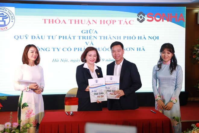 Quỹ Đầu tư phát triển Hà Nội và Công ty cổ phần Quốc tế Sơn Hà ký kết hợp tác.