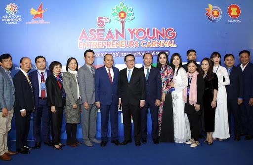 Hội doanh nhân trẻ Việt Nam đã tổ chức “Carnival Doanh nhân trẻ ASEAN”, cùng nhau kết nối và thúc đẩy tăng trưởng