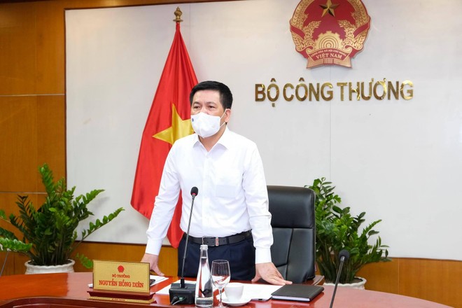 “Bộ Công Thương cam kết sẽ làm hết sức trong chức năng nhiệm vụ của mình để giúp kết nối cung ứng hàng hóa thiết yếu cho Bắc Giang trong mọi hoàn cảnh”, Bộ trưởng Nguyễn Hồng Diên khẳng định.