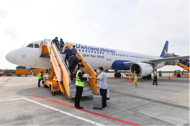 Vietnam Airlines, Vietravel Airlines tạm dừng khai thác và thay đổi chuyến bay do ảnh hưởng bão Noru