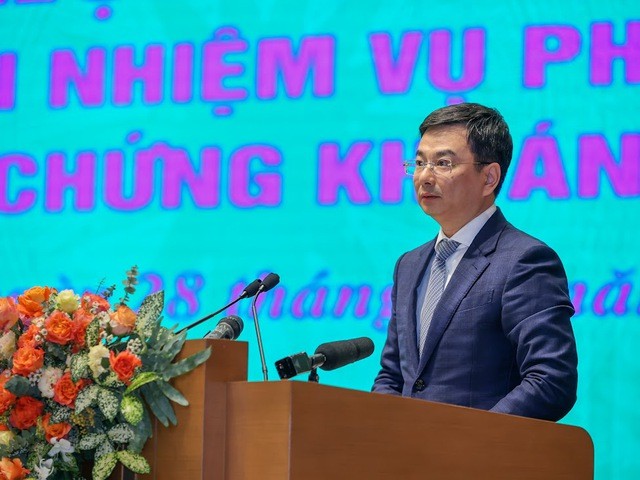 Phó Thống đốc NHNN Việt Nam Phạm Thanh Hà trình bày tham luận tại Hội nghị - Ảnh: VGP.