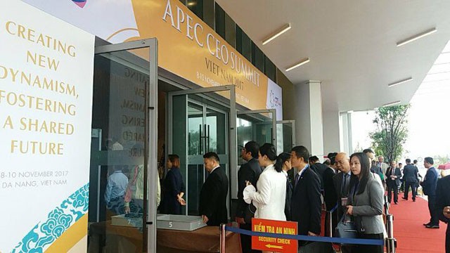 Các đại biểu đến dự APEC CEO Summit 2017. Ảnh: Khánh An