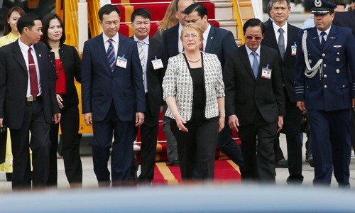 Tổng thống Chile Michelle Bachelet Jeria tại sân bay Nội Bài. Ảnh: Ngọc Thành.