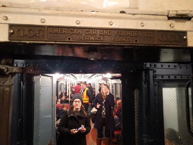 Chuyến tàu điện ngầm cổ kính ít người biết dưới lòng New York