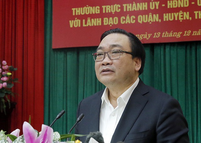Bí thư Thành ủy Hà Nội yêu cầu các đơn vị liên quan xác định rõ trách nhiệm trong quá trình lát đá vỉa hè không đảm bảo chất lượng