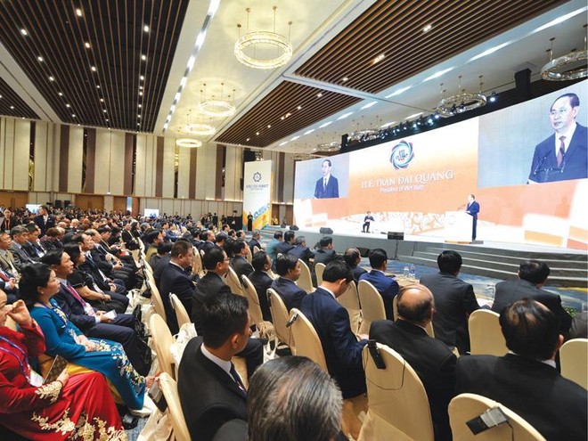 Hàng loạt CEO nổi tiếng thế giới đã tới tham dự APEC CEO Summit là minh chứng cho sự đúng đắn của quyết định lịch sử 30 năm trước. Trong ảnh: Chủ tịch nước Trần Đại Quang phát biểu tại APEC CEO Summit tháng 11/2017