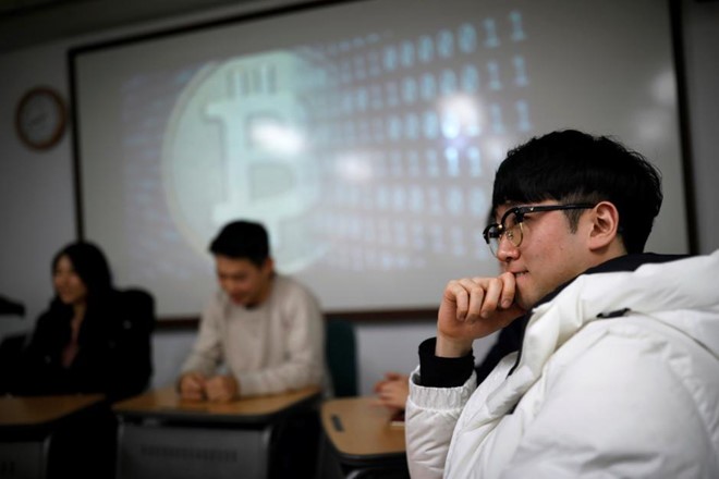 Câu lạc bộ nghiên cứu tiền ảo tại một trường đại học ở Seoul, Hàn Quốc. Ảnh: Reuters.