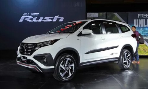 Toyota Rush 2018 giá từ 17.800 USD tại Indonesia.