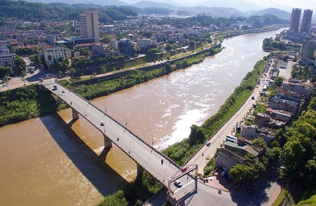Cầu nối Việt Nam - Trung Quốc.