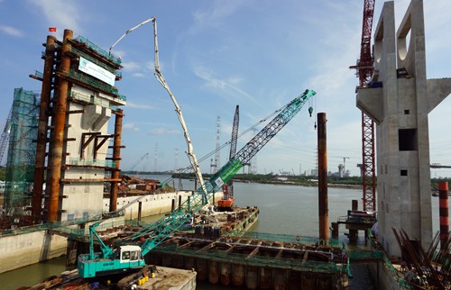 Cống kiểm soát triều Mương Chuối lớn nhất trong 6 cống thuộc dự án chống ngập 10.000 tỷ đồng của TP HCM. Ảnh: Hữu Công.