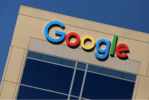 Logo Google tại văn phòng công ty ở California. Ảnh: Reuters