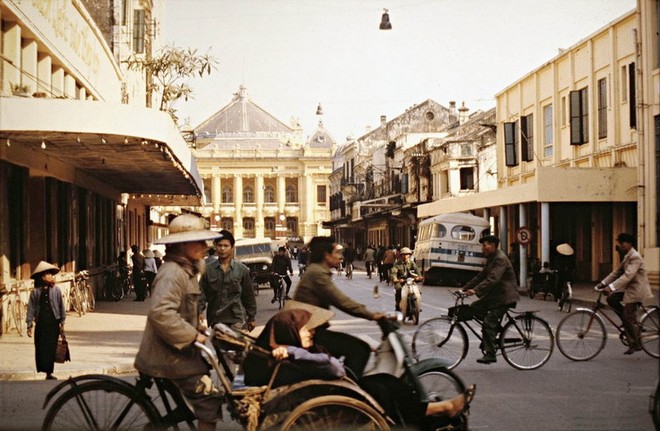 Thước phim hiếm về đường phố Hà Nội 50 năm trước