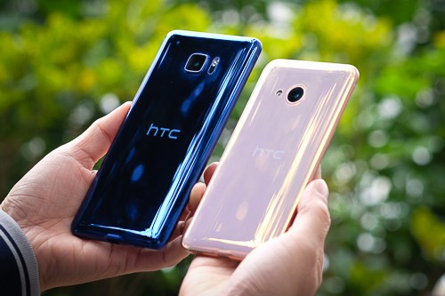 Bộ đôi HTC có màn giảm giá sốc ngay sau Tết.