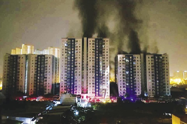 Khu chung cư cao cấp ở TP HCM vừa xảy ra cháy nổ khiến 13 người thiệt mạng, hàng chục người bị thương