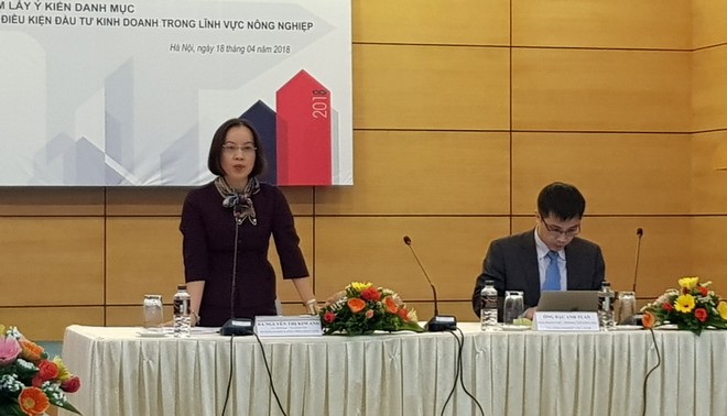 Bà Nguyễn Thị Kim Anh, Vụ trưởng Vụ Pháp chế (Bộ NN&PTNT) và ông Đậu Anh Tuấn, Trưởng Ban Pháp chế VCCI chủ trì Hội thảo. Ảnh: VGP/Thu Lê