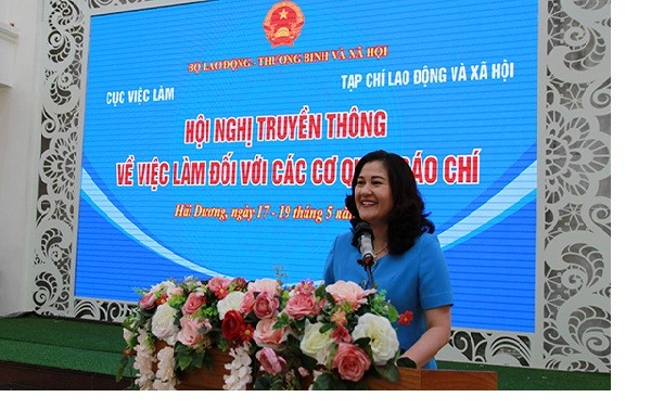 Thứ trưởng Bộ Lao động – Thương binh và Xã hội Nguyễn Thị Hà phát biểu tại Hội nghị.