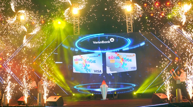 VietinBank ra mắt thẻ ghi nợ quốc tế Visa Debit Sống khỏe tại sân khấu đêm nhạc "Sống khỏe để yêu thương".