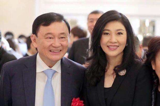 Bà Yingluck và anh trai Thaksin (Ảnh: Bangkok Post).