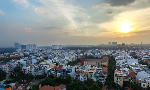 Nhà phố tại khu Nam Sài Gòn. Ảnh: Lucas Nguyễn.