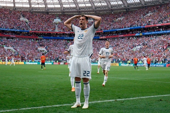 Tây Ban Nha 1-1 (penalty: 3-4) Nga: Các trung vệ là tâm điểm, Nga xứng đáng đi tiếp