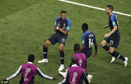 Pháp 4-2 Croatia: Pháp vô địch xứng đáng