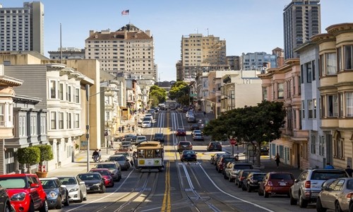 Đường phố đông đúc tại San Francisco. Ảnh: AFP