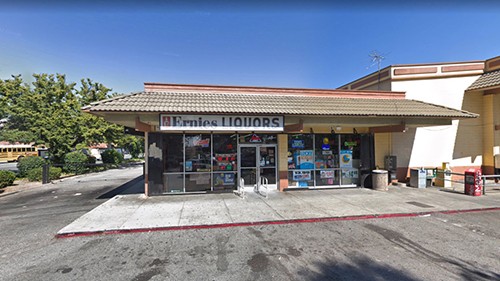 Cửa hàng rượu Ernie ở thành phố San Jose, bang California, Mỹ, nơi bán ra chiếc vé trúng độc đắc 522 triệu USD của Mega Millions. Ảnh: Google Maps.