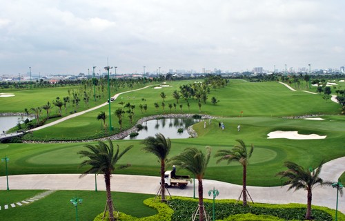 157 ha đất quốc phòng trong sân bay Tân Sơn Nhất (Bộ Quốc phòng quản lý) đang được sử dụng làm sân golf. Ảnh: Mạnh Tùng.